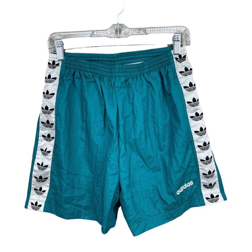 Vintage Adidas NWT Logo Shorts-Mesh and pockets